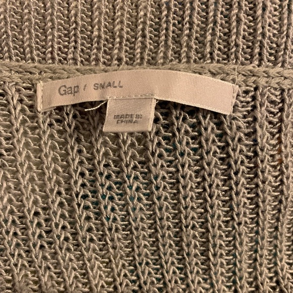 Beautiful Gap Knit Sweater - Picture 7 of 7